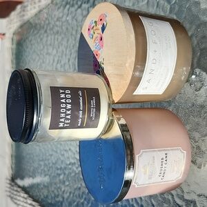 3 candles$18 2 B&BW 1 Sand& Paws
